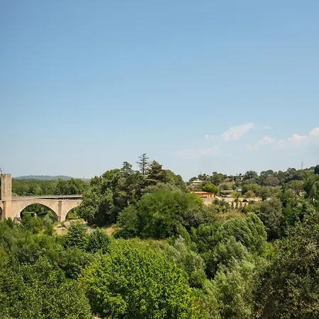 Latic Del Portalet Vistas Al Puente De * Besalu